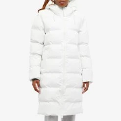Rains Alta Long Puffer Jacket 8 Rains Alta Long Puffer Jacket -Vibrant Vogue 03 08 2023 JD 15130 30 6 1