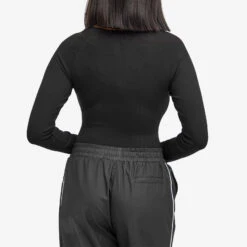 Adanola Long Sleeve Rib Raglan Top 9 Adanola Long Sleeve Rib Raglan Top -Vibrant Vogue 04 03 2024 LB LSR RAGLAN TOP BLACK 8 1