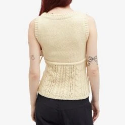 Peachy Den Gabrielle Knit Vest -Vibrant Vogue 04 06 2024 AJ TGAB KNTP105 0224 8 1