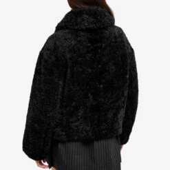 Stand Studio Joann Faux Shearling Jacket 9 Stand Studio Joann Faux Shearling Jacket -Vibrant Vogue 06 10 2023 SI 61955 9071 89900 7 1