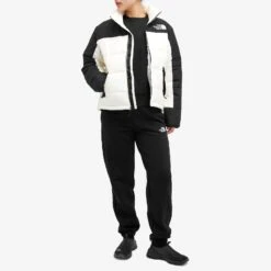 The North Face HMLYN Insulated Jacket -Vibrant Vogue 07 03 2024 LB NF0A4R35ROU1 m8 1