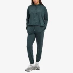 Girlfriend Collective Reset Long Sleeve Hoodie -Vibrant Vogue 15 01 2024 JW 3023 HGG m9 1