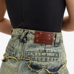 Andersson Bell Simiz Denim Cargo-Jeans 11 Andersson Bell Simiz Denim Cargo-Jeans -Vibrant Vogue 19 02 2024 JA APA721WL COTYEL 9 1