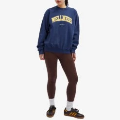 Sporty & Rich Wellness Ivy Crew Sweat -Vibrant Vogue 25 01 24 NS CRAW2320NA m8 1