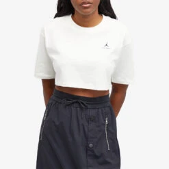 Air Jordan Crop T-Shirt 8 Air Jordan Crop T-Shirt -Vibrant Vogue 27 02 2024 AJ DZ3211 133 6 1