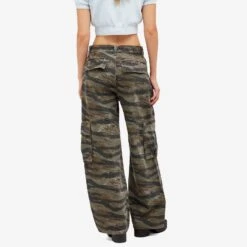 Alexander Wang Camo Bagged Out Combat Pocket Jeans -Vibrant Vogue 27 09 2023 JA 4DC4234115 240 7 1