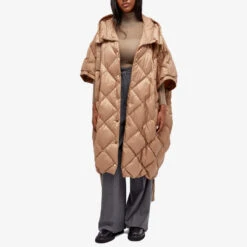 Max Mara Treca Padded Poncho Coat -Vibrant Vogue 29 11 2023 AJ 2397360336600 040 m8 1