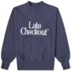Late Checkout LC Logo Crew Sweat -Vibrant Vogue 30 08 23 ls lc d05sud02 nvy m1