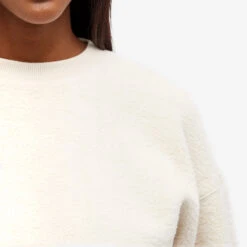 Good American Sherpa Fleece Crew Neck -Vibrant Vogue 31 10 2023 JWx GS0492 tu01 9 1